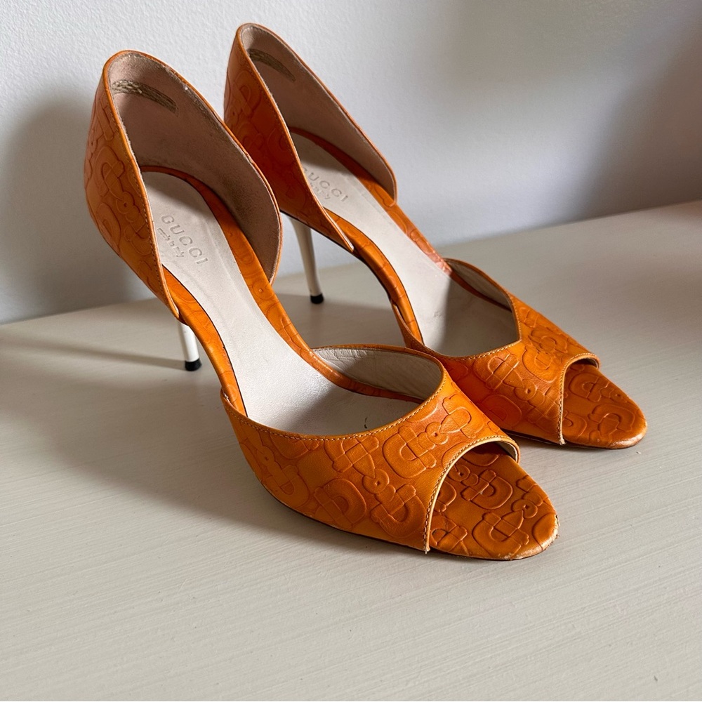 Gucci orange and white horse bit heel